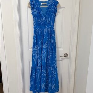 Taylor Blue Tropical Leaf Pattern Maxi Three Tiered Dress - size 2